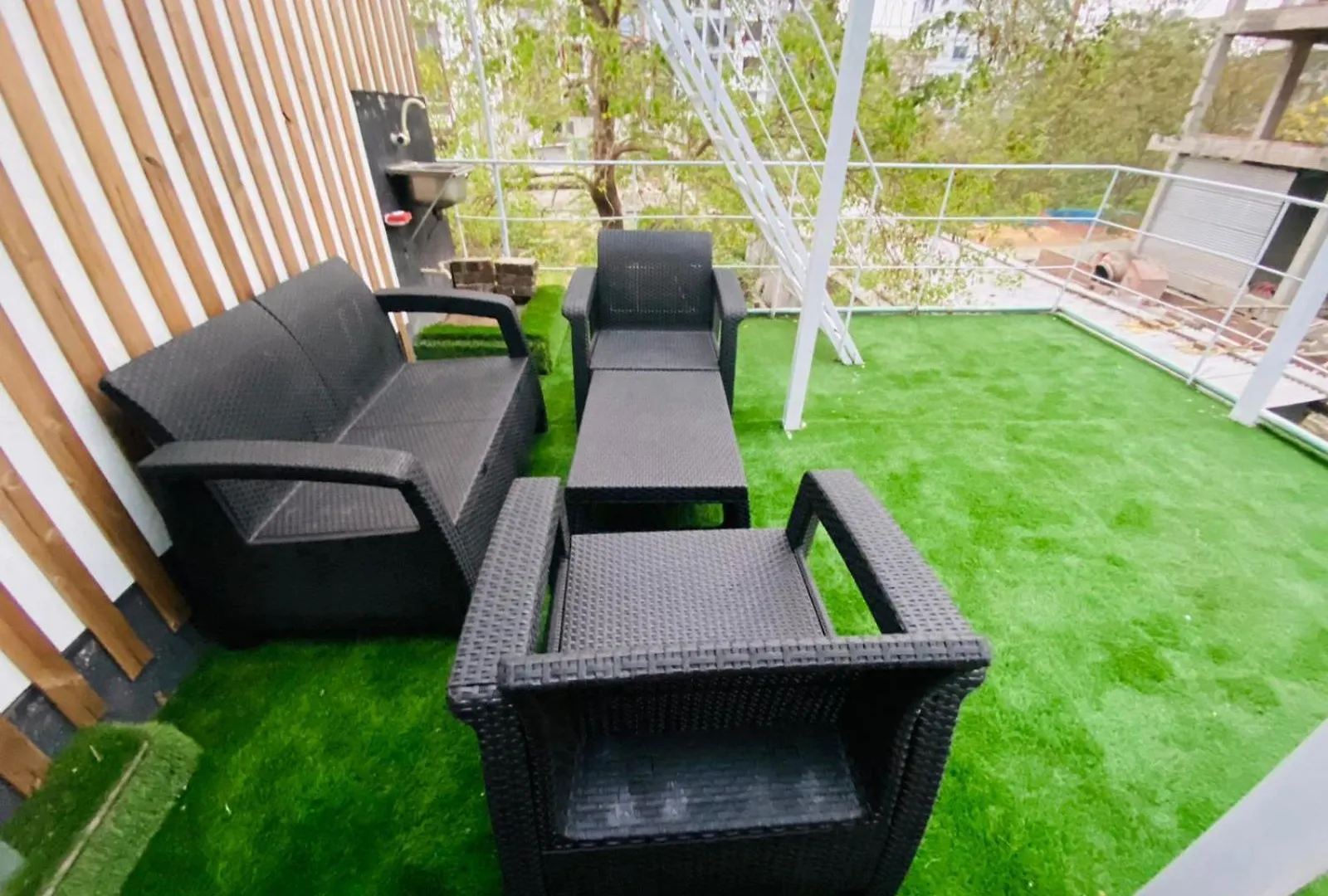 Apartment Penthouse-Private Room Attached Bath Ac Rooftop-Basundhara R/A Dhaka