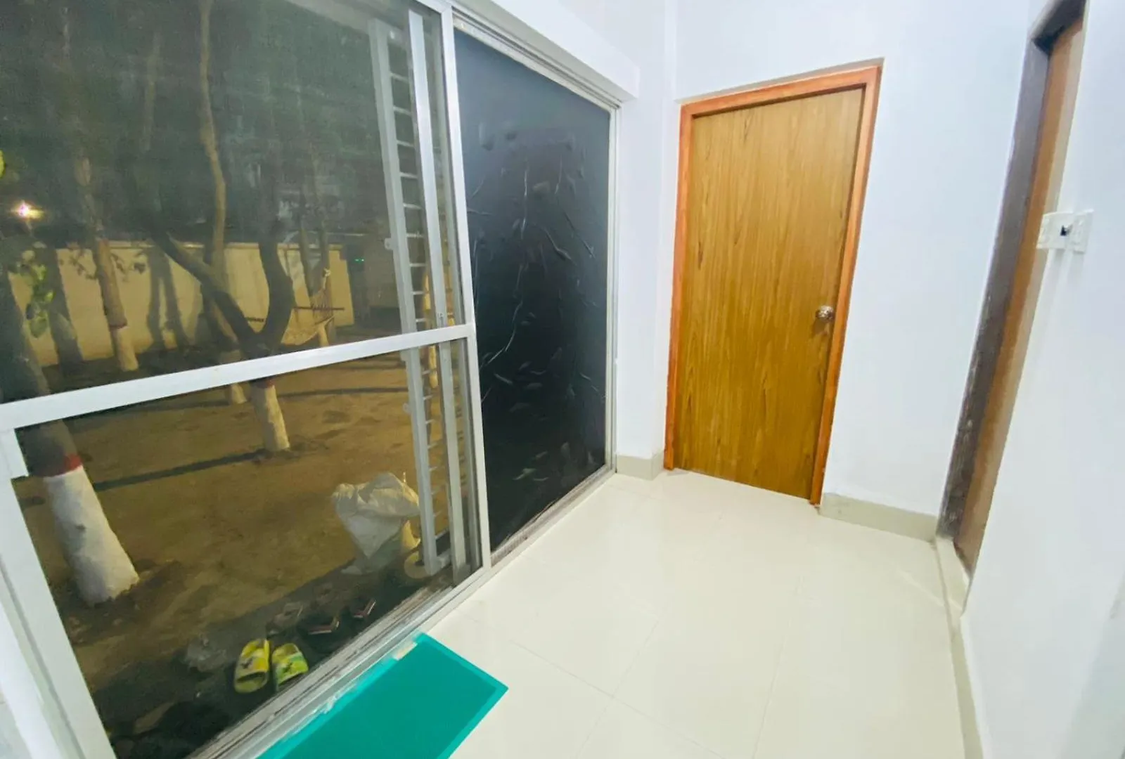 Penthouse-Private Room Attached Bath Ac Rooftop-Basundhara R/A Dhaka 0*,  Bangladesh